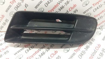 Заглушка в бампер правая 5212712200 б/у Toyota Corolla 120 седан - Автомаркет Тойотавод-Продажа Запчастей Тойота в Екатеринбурге